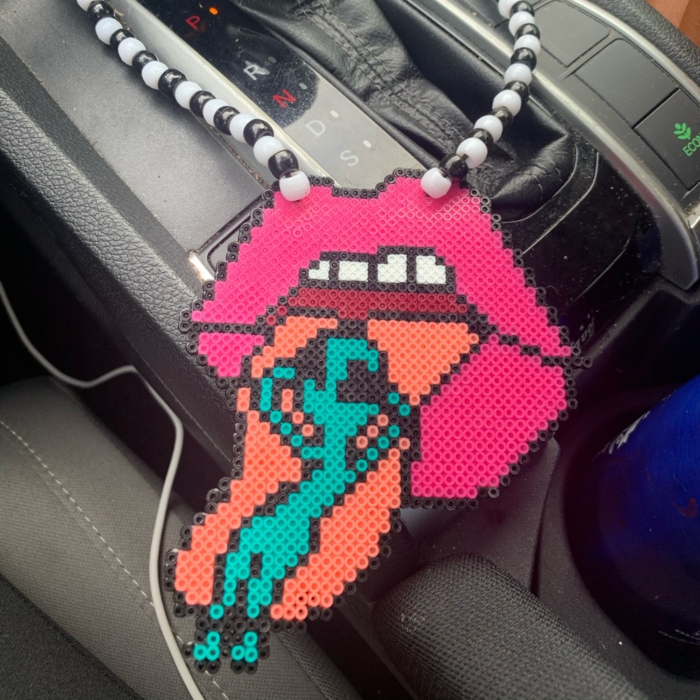 Meet your Posher, Malak